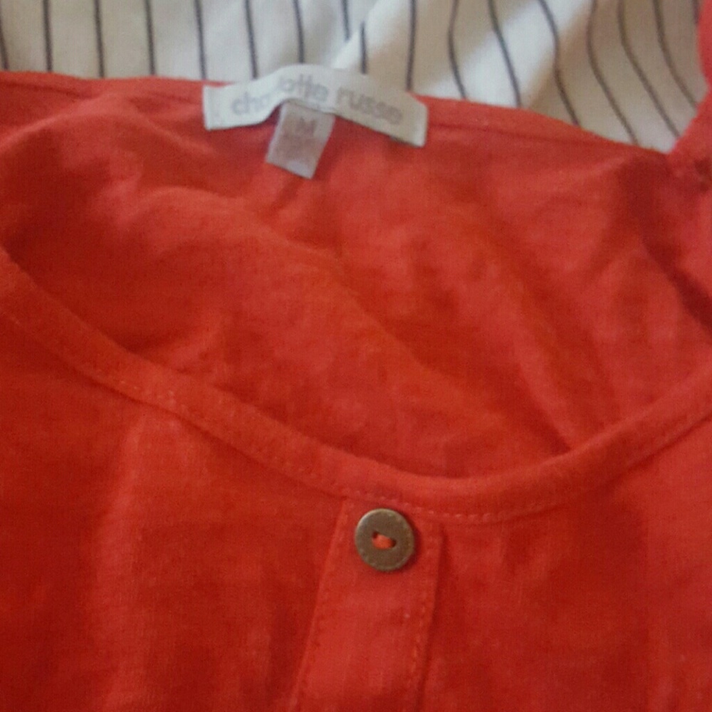 Red tank - Picture 2 of 2